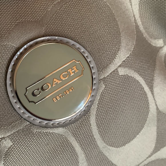 SOLD⛔️Authentic COACH 1941 Signature canvas/patent leather Stripe zip CrossBody - Picture 4 of 16